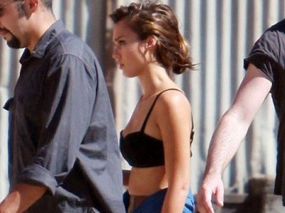 Τι ετοιμάζει η Jessica Alba;