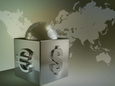 Οριακή πτώση καταγράφει το ευρώ