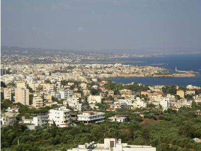 Συμβάσεις για εβδομήντα καθαριστές στα Χανιά