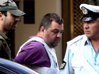 Παραδόθηκαν η σύζυγος και η πεθερά του Ρουπακιά