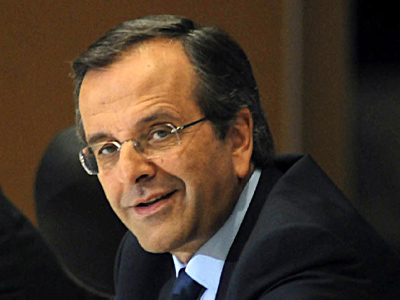 Σβήνει κεράκια…