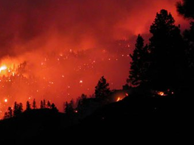 Σε ύφεση η φωτιά στο Πόρτο Ράφτη