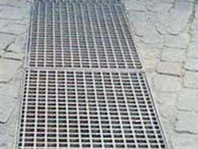 Ανήλικος έκλεψε 90 σχάρες φρεατίων