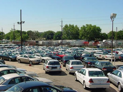 Έκλεβαν εξαρτήματα αυτοκινήτων