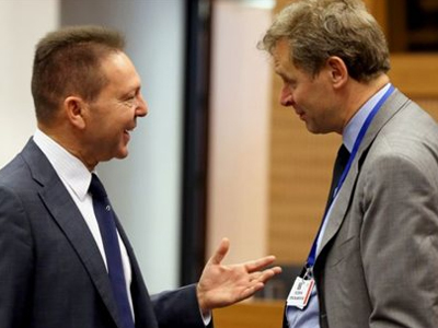 Ξεκίνησε η συνάντηση Στουρνάρα με την τρόικα