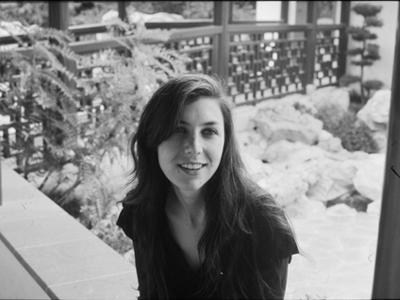 Αναβάλλεται η συναυλία της Julia Holter