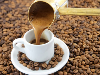 Πιείτε έναν ελληνικό καφέ στην υγειά σας!