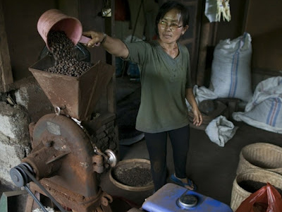 Καφεδάκι κανείς; Καφεδάκι κανείς;