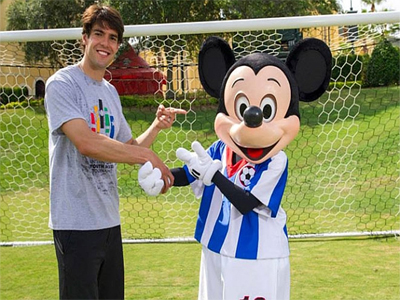 Ο Κακά «παίζει» με τον Μίκυ Μάους