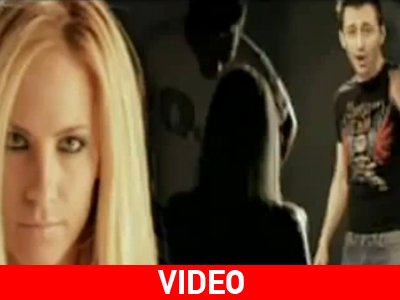 Το νέο video clip του Πάνου Καλίδη