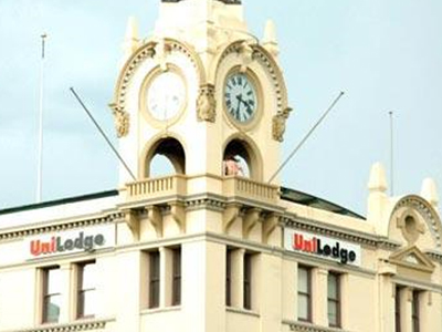 Πιτσουνάκια στο καμπαναριό