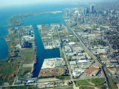 «Ανοίγουν» σαμπάνιες Καναδικά λιμάνια