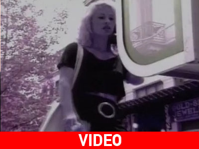 Όταν η Βέρα Λάμπρου πρωταγωνίστησε σε κλιπ του Γιάννη Κότσιρα…