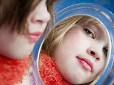 Γιατί το παιδί μου έγινε Νάρκισσος;