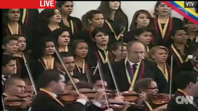 Στιγμιότυπο από την τελετή - Διακρίνεται η Συμφωνική Ορχήστρα Σιμόν Μπολιβάρ