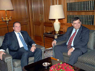 Ο Καρατζαφέρης συνέφαγε με τον Καραμανλή!