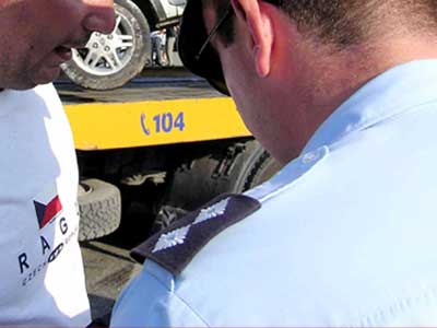 Με ένα αυτοκίνητο… δύο καραμπόλες! Με ένα αυτοκίνητο… δύο καραμπόλες!