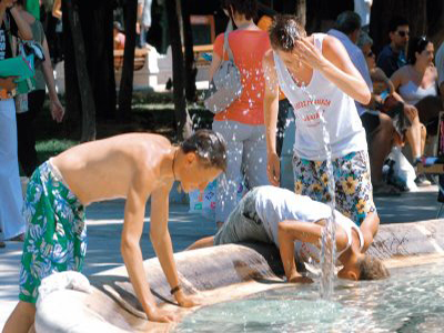 Ανοιχτοί οι κλιματιζόμενοι χώροι για την αντιμετώπιση του καύσωνα