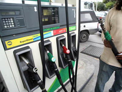 Το υπουργείο Ανάπτυξης κλείνει πρατήρια καυσίμων