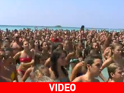 Λαοθάλασσα… στους ρυθμούς του «Il pulcino pio» Λαοθάλασσα… στους ρυθμούς του «Il pulcino pio»