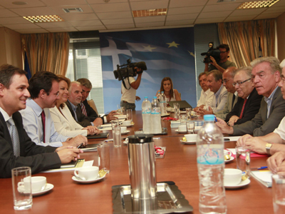 «Όχι» από τα επιμελητήρια σε αύξηση του ΦΠΑ