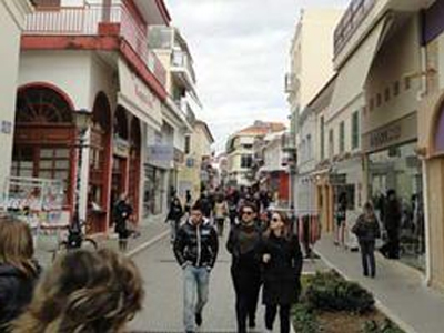 Πρέβεζα: Bόλτα στα μαγαζιά αλλά… όχι για ψώνια