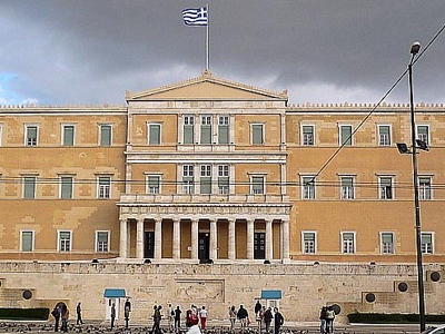 «Η απόλυτη ξεφτίλα του βουλευτή»