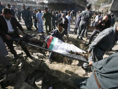 Δύο στρατιώτες και δύο Αφγανοί πολίτες νεκροί από έκρηξη βόμβας