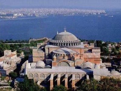 Ανεβλήθη η λειτουργία στην Αγία Σοφία Ανεβλήθη η λειτουργία στην Αγία Σοφία