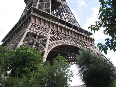 Άνοιξε και πάλι ο Πύργος του Άιφελ