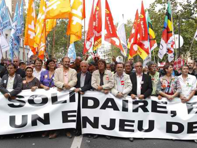 Απομακρύνθηκαν χωρίς επεισόδια οι απεργοί Απομακρύνθηκαν χωρίς επεισόδια οι απεργοί