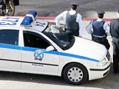 Μπήκαν με όπλα σε μίνι μάρκετ