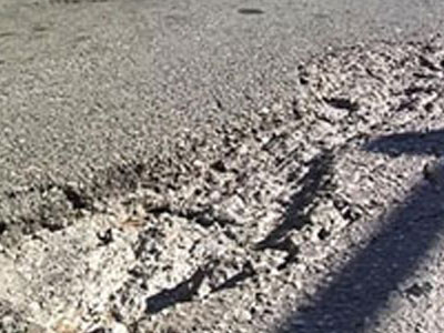 Άθλιος ο δρόμος μπροστά στο νοσοκομείο Καβάλας