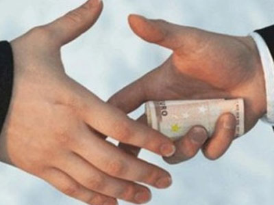 Συνελήφθη για δωροδοκία υπάλληλος της Νομαρχίας