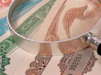 Σε απίστευτα ύψη και πάλι τα spread των ελληνικών ομολόγων