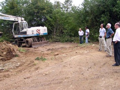 Κατασκευάζουν γέφυρα και δρόμους στη Νάουσα