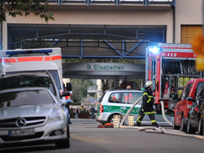 Γυναίκα άρχισε να πυροβολεί σε νοσοκομείο της Γερμανίας Γυναίκα άρχισε να πυροβολεί σε νοσοκομείο της Γερμανίας