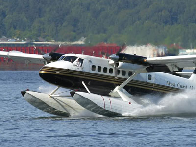 «Αναγκαστική προσγείωση» για τα υδροπλάνα