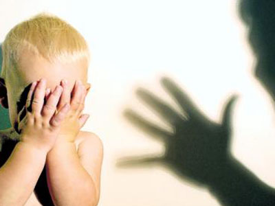 Ελεύθεροι με περιοριστικούς οι γονείς – τέρατα