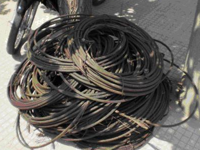 Έκλεψαν καλώδια 400 κιλών από τον ΟΣΕ