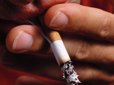 Αρχίζουν το κάπνισμα από 12 ετών