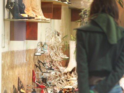 Κατασχέθηκαν 700 «μαϊμού» τσάντες