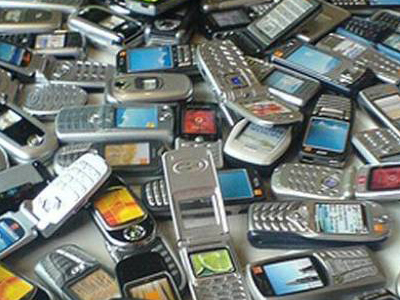 Έκλεψαν κινητά αξίας 3.000 ευρώ