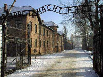 Ο άνθρωπος που διέταξε την κλοπή της επιγραφής του Άουσβιτς δεν είναι Πολωνός Ο άνθρωπος που διέταξε την κλοπή της επιγραφής του Άουσβιτς δεν είναι Πολωνός