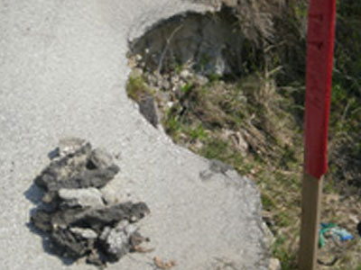 Λακκούβες και φθαρμένα οδοστρώματα στην Καβάλα