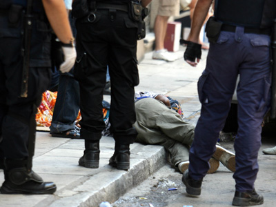 Συνελήφθη Ιρανός δουλέμπορος στην χώρα μας Συνελήφθη Ιρανός δουλέμπορος στην χώρα μας