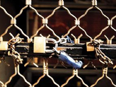 Λουκέτο σε 19 καταστήματα στη Ζάκυνθο