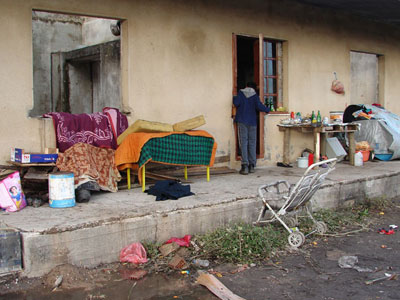 Άθλιες συνθήκες σε καταυλισμούς μεταναστών στο Μεσολόγγι