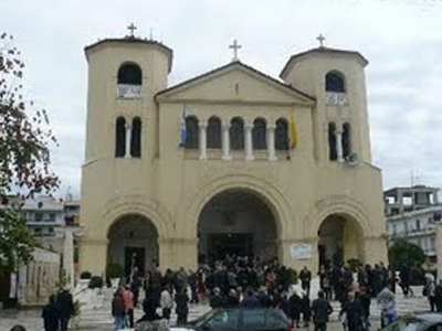 Του πήραν 400 ευρώ μέσα στην Μητρόπολη Σπάρτης