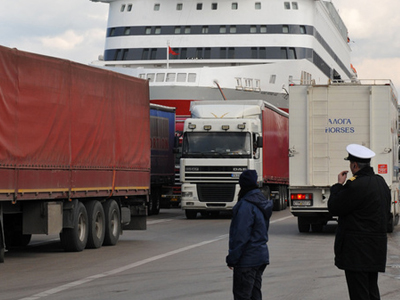 Σύλληψη στο λιμάνι της Πάτρας Σύλληψη στο λιμάνι της Πάτρας
